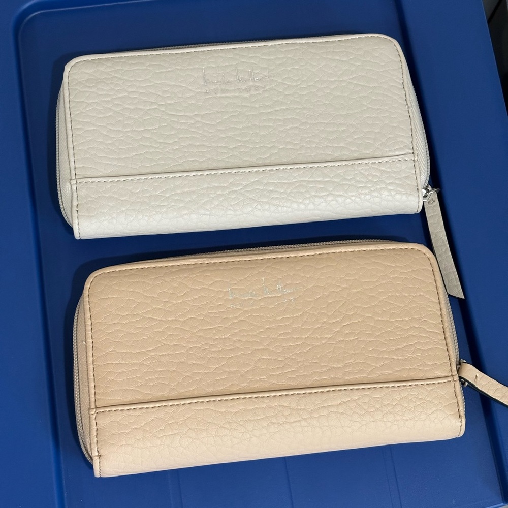 Nicole Miller Cream and Tan Wallet Set